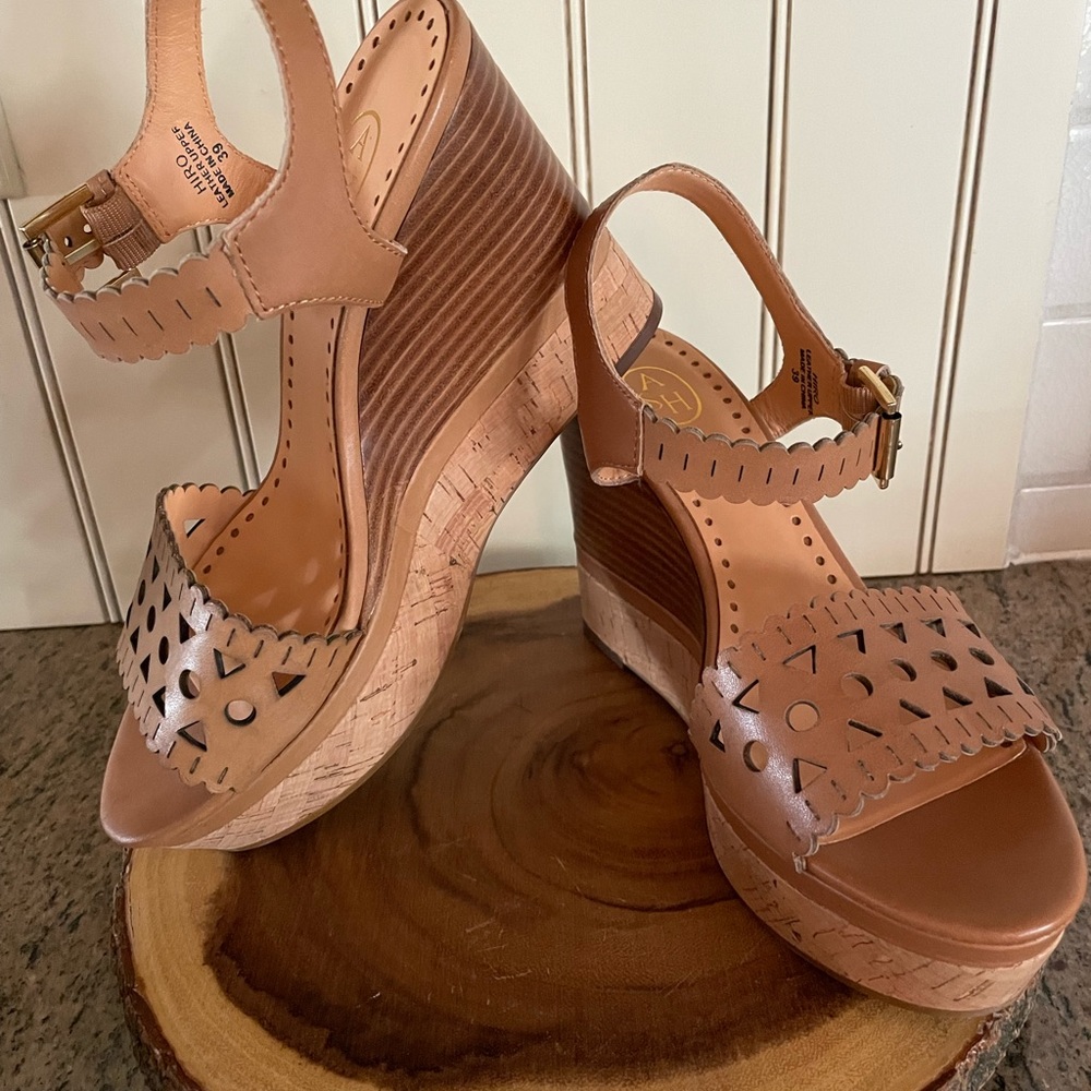 Ashitalia nude leather sandals